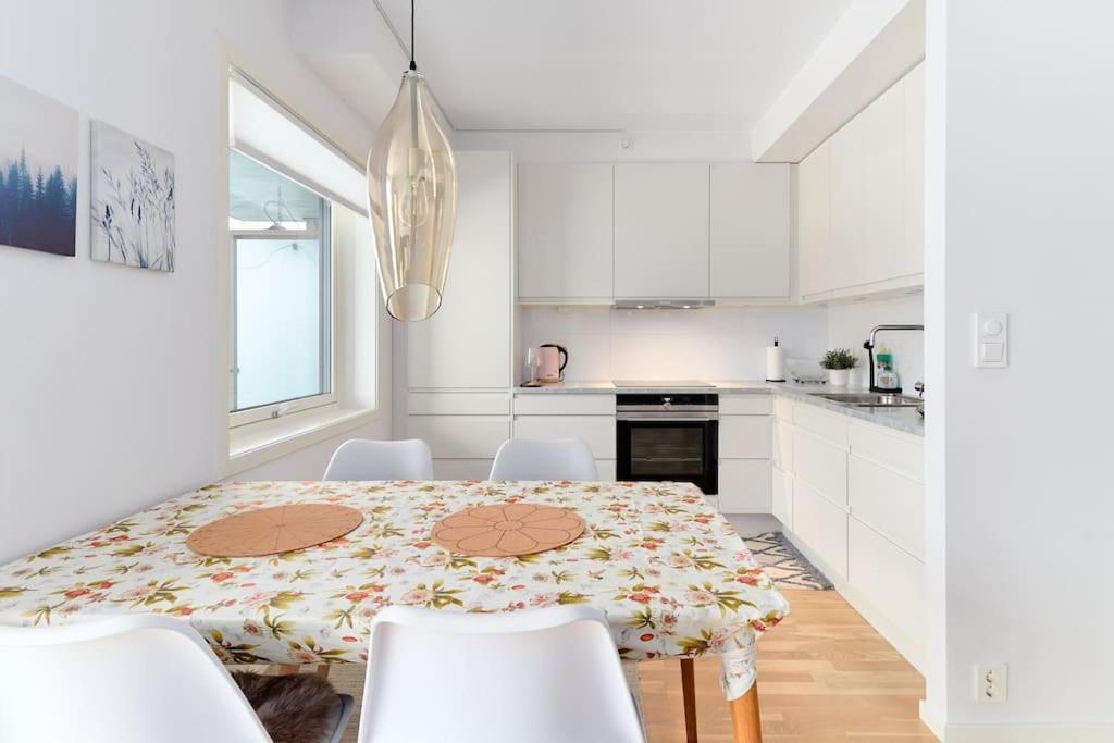 Bergen'S Finest: Sleek Oasis With Two Bedroom Екстер'єр фото